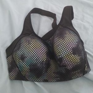 Victoria secret sports bra size 34DD